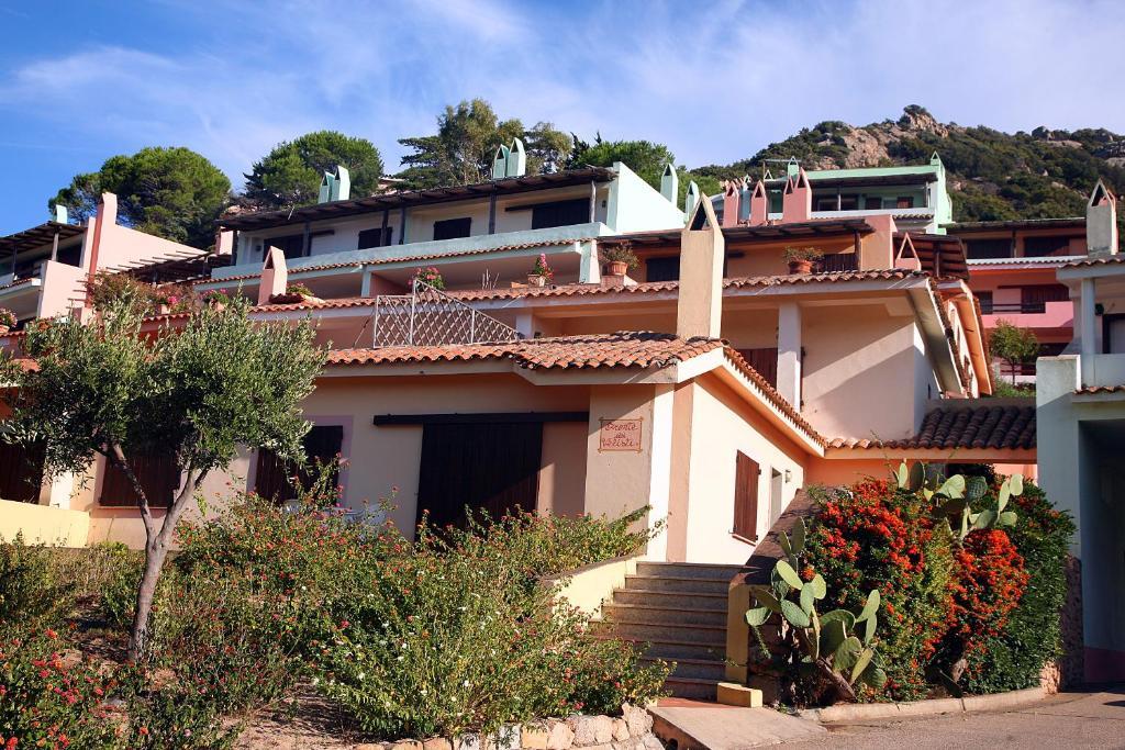 Hotel Residence Rena Bianca Baja Sardinya Oda fotoğraf